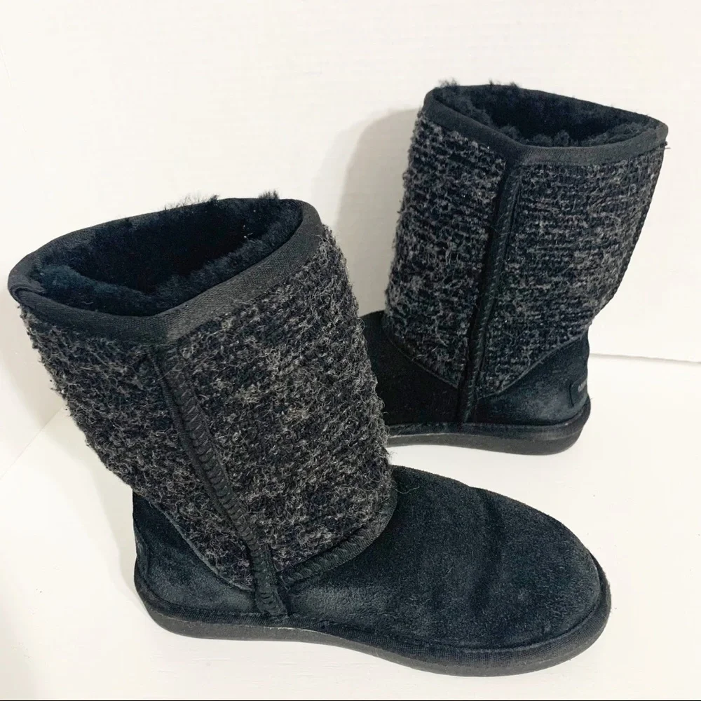 Minnetonka Suede Upper Wool Blend Sheepskin Lining Boot with Woven Top Size 6